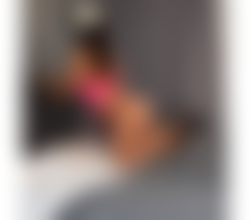 Escorts West Midlands Birmingham - Photos for Massage queen here | I have massage table